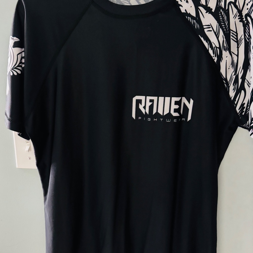 Raven Fightwear Ariel Rashguard